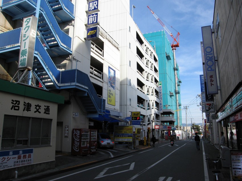 �ʐ^���\�������܂ł��΂炭���҂�������