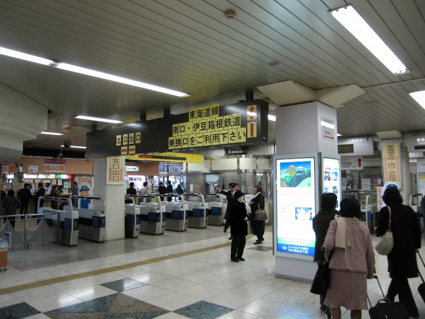 �ʐ^���\�������܂ł��΂炭���҂�������