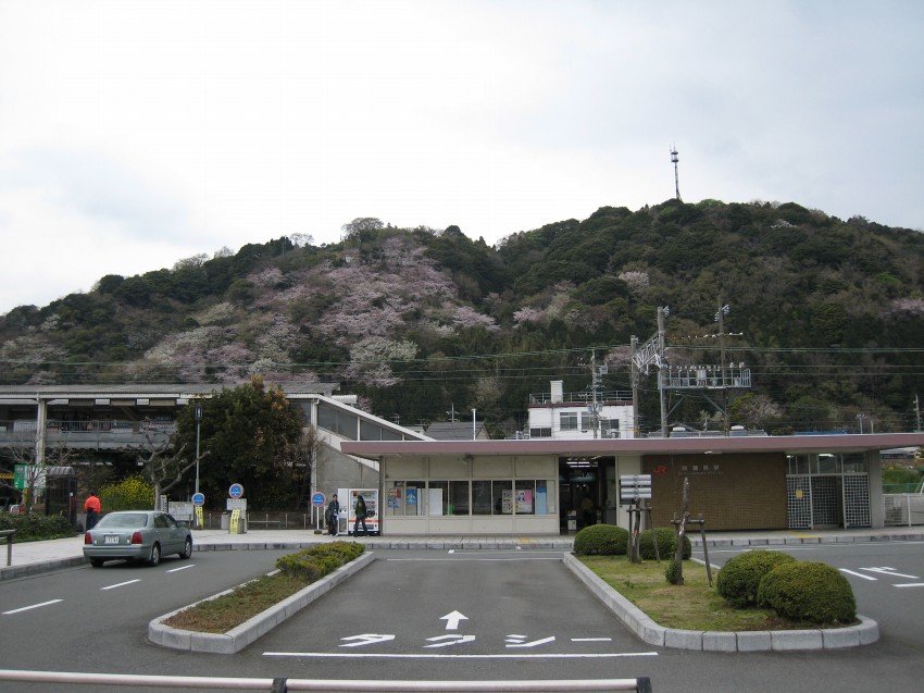 �ʐ^���\�������܂ł��΂炭���҂�������