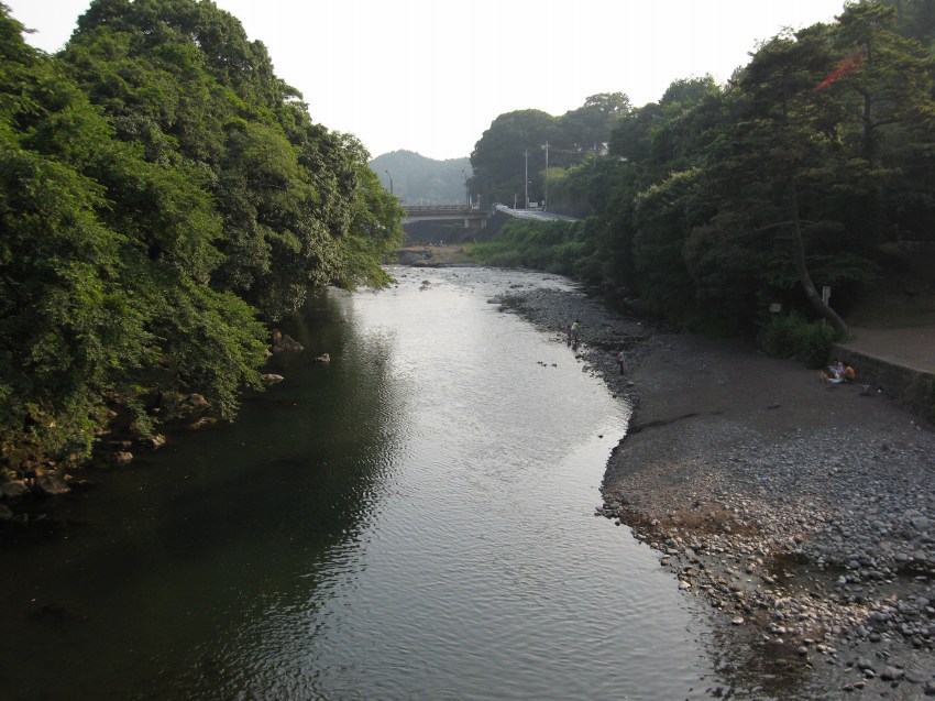 �ʐ^���\�������܂ł��΂炭���҂�������